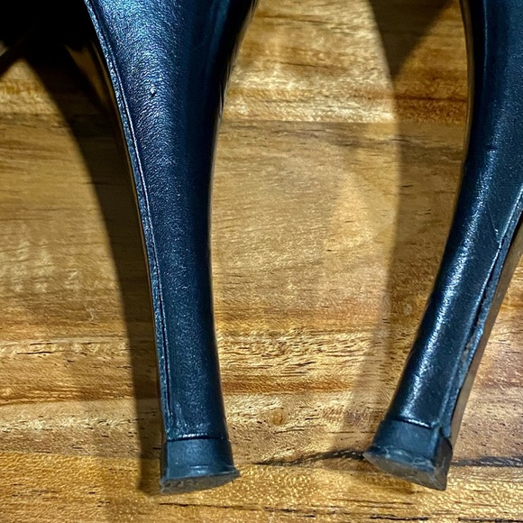 Prada Pre-Loved Ankle Strap Pointed Toe Vero Cuoio Black Shoes - Picture 9 of 16